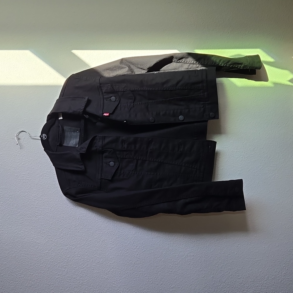 NWOT Womens Levi's jacket